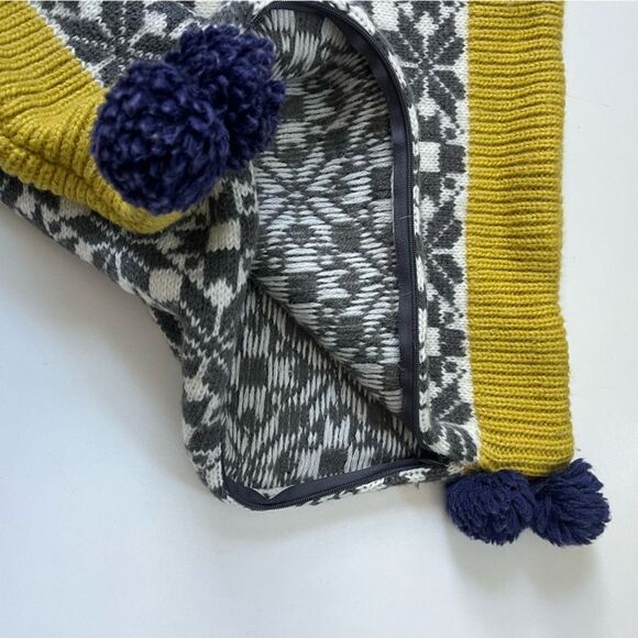 West Elm Knit Wool Blend Pillowcase - Picture 4 of 7